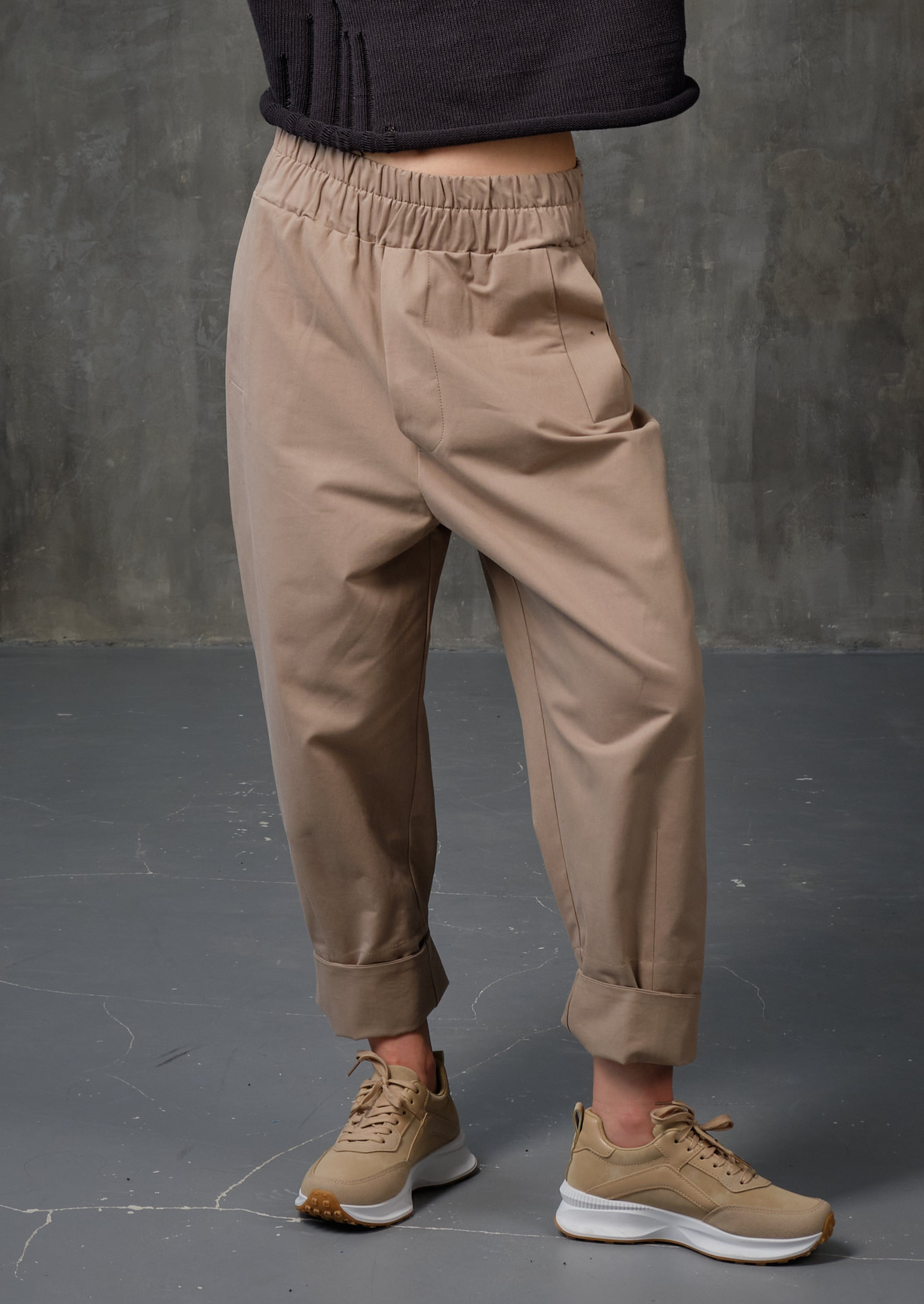 High-rise cotton sand color pants