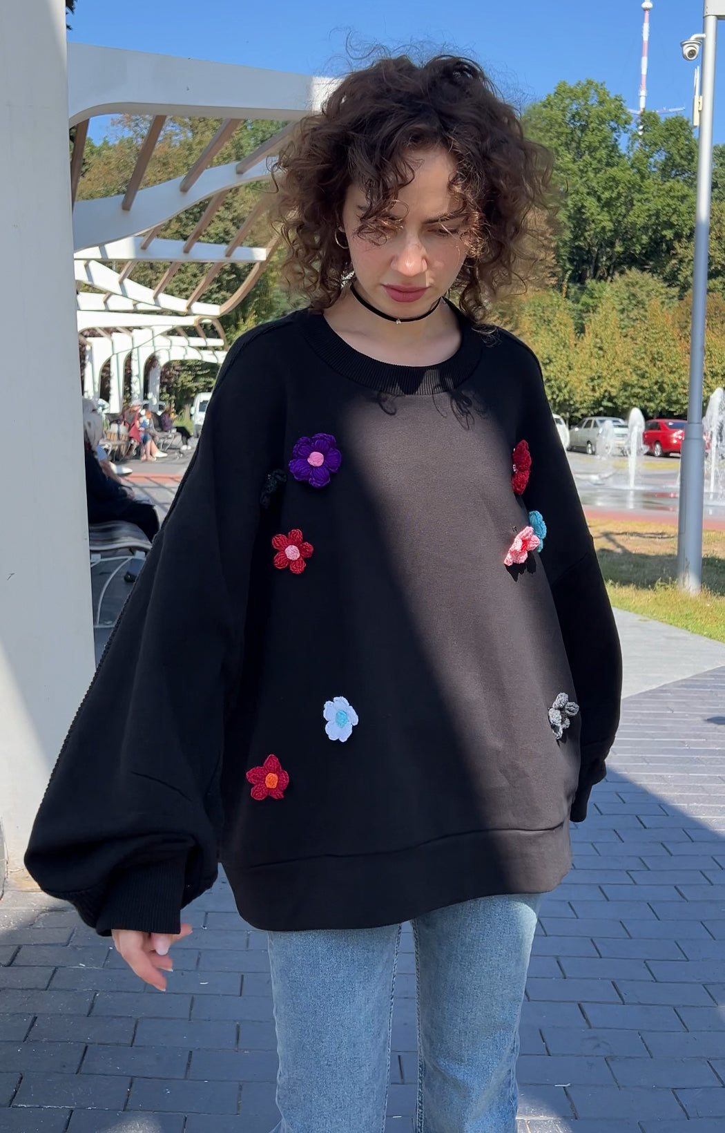 Світшот чорний бавовняний з оздобами - "квіти"