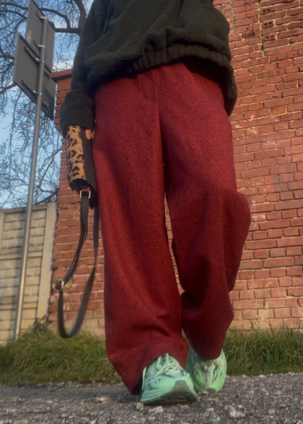 Червоні вовняні беггі штани 78% вовни