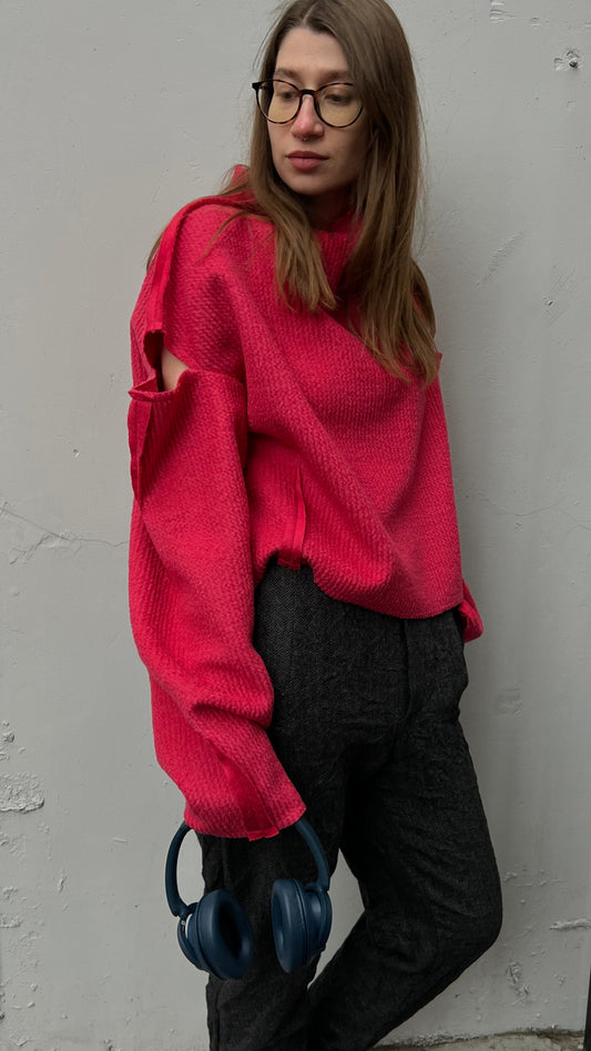 Sweater with open shoulders, textured wool, fuchsia