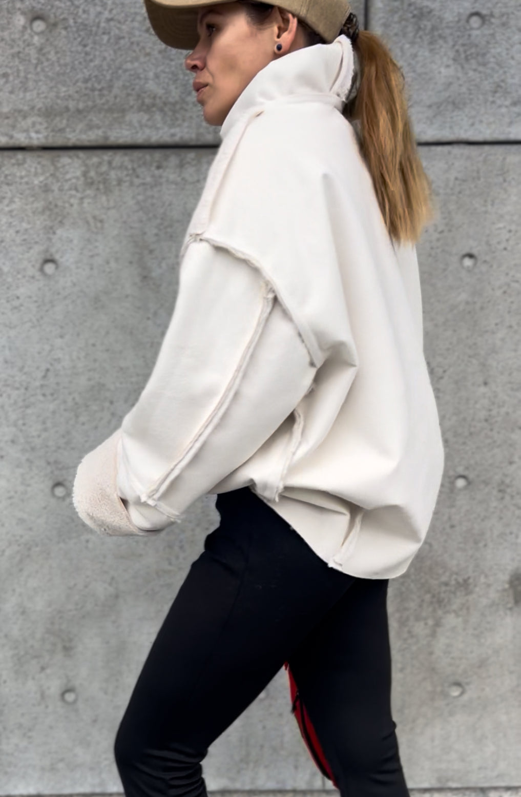 Хутряний кремовий двосторонній анорак