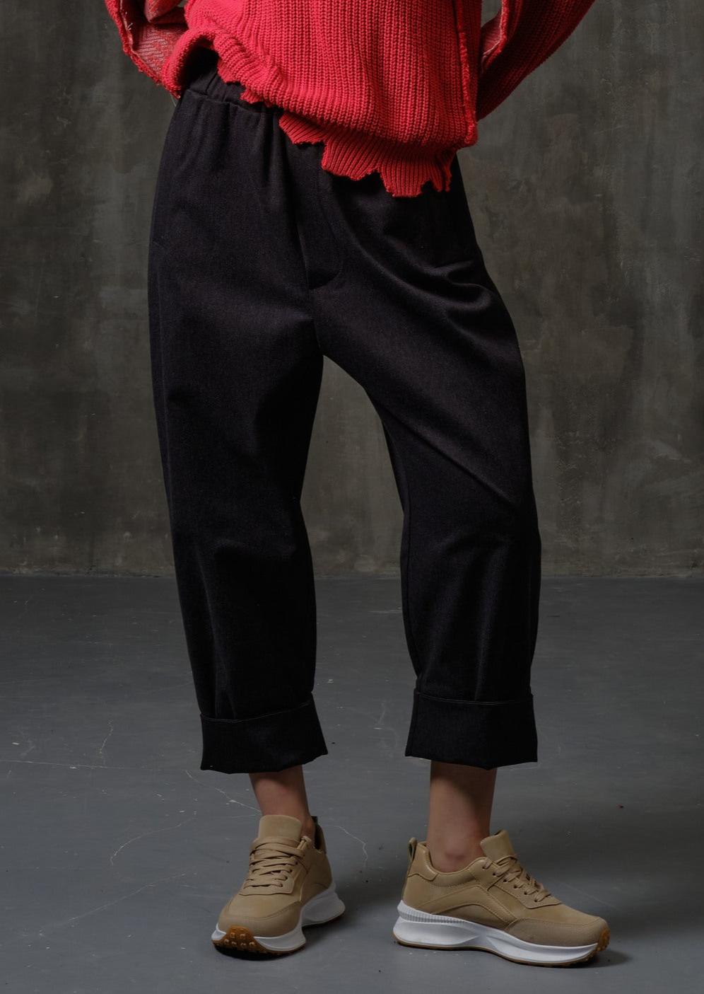 High-rise cotton black color pants