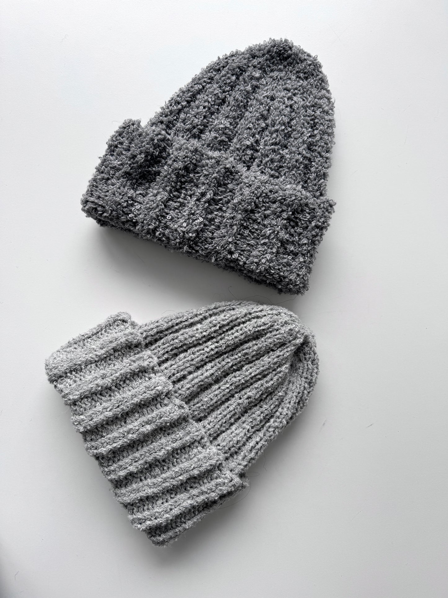 A bouclé wool hat with a lapel