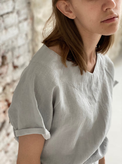 Light gray raglan linen blouse