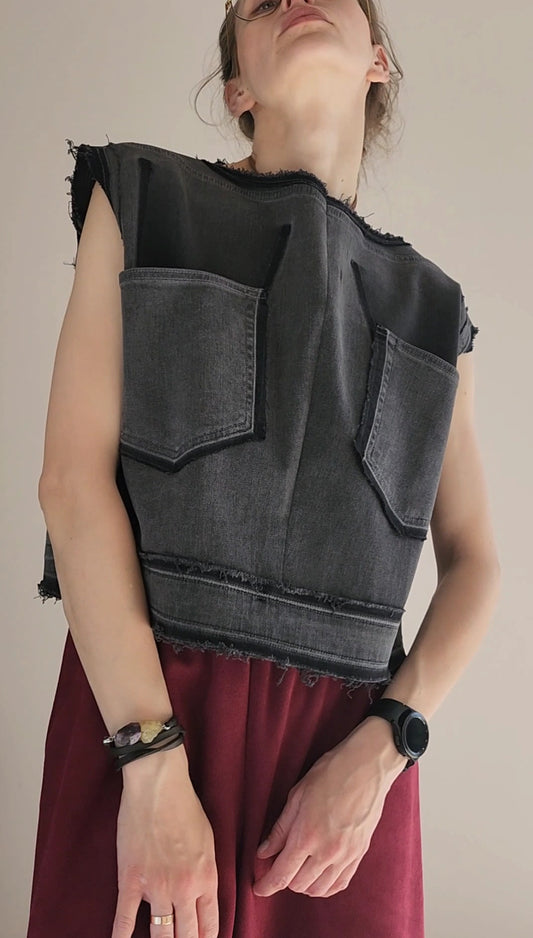 Топ джинсовий з оздобленням на спині