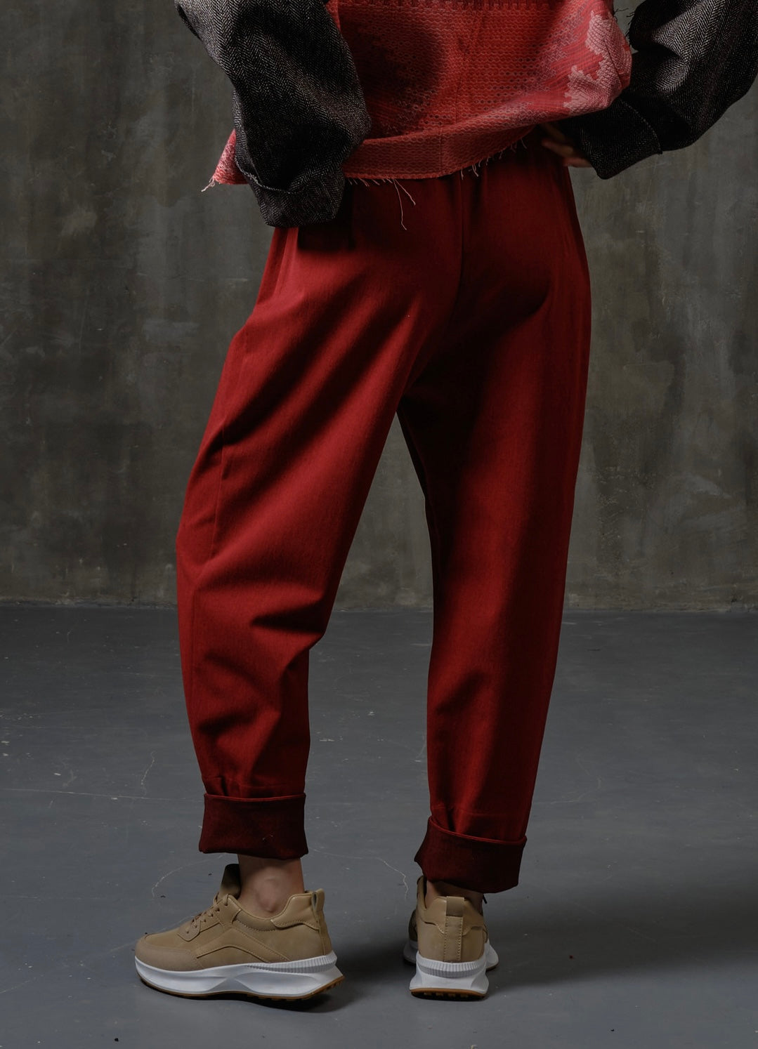 High-rise elastic jeans tapered red pants