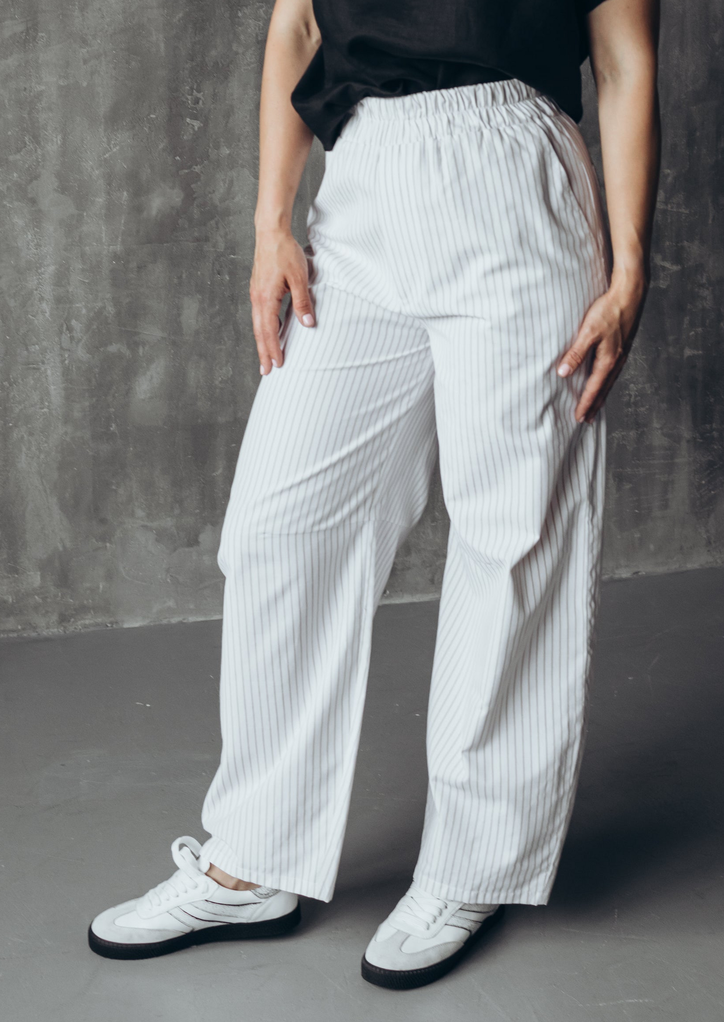 Wight striped boyfriend pants