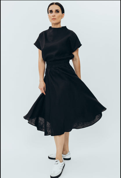 Half sun skirt, black linen