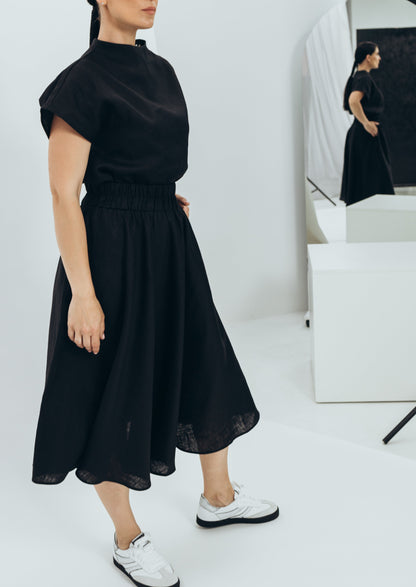 Half sun skirt, black linen