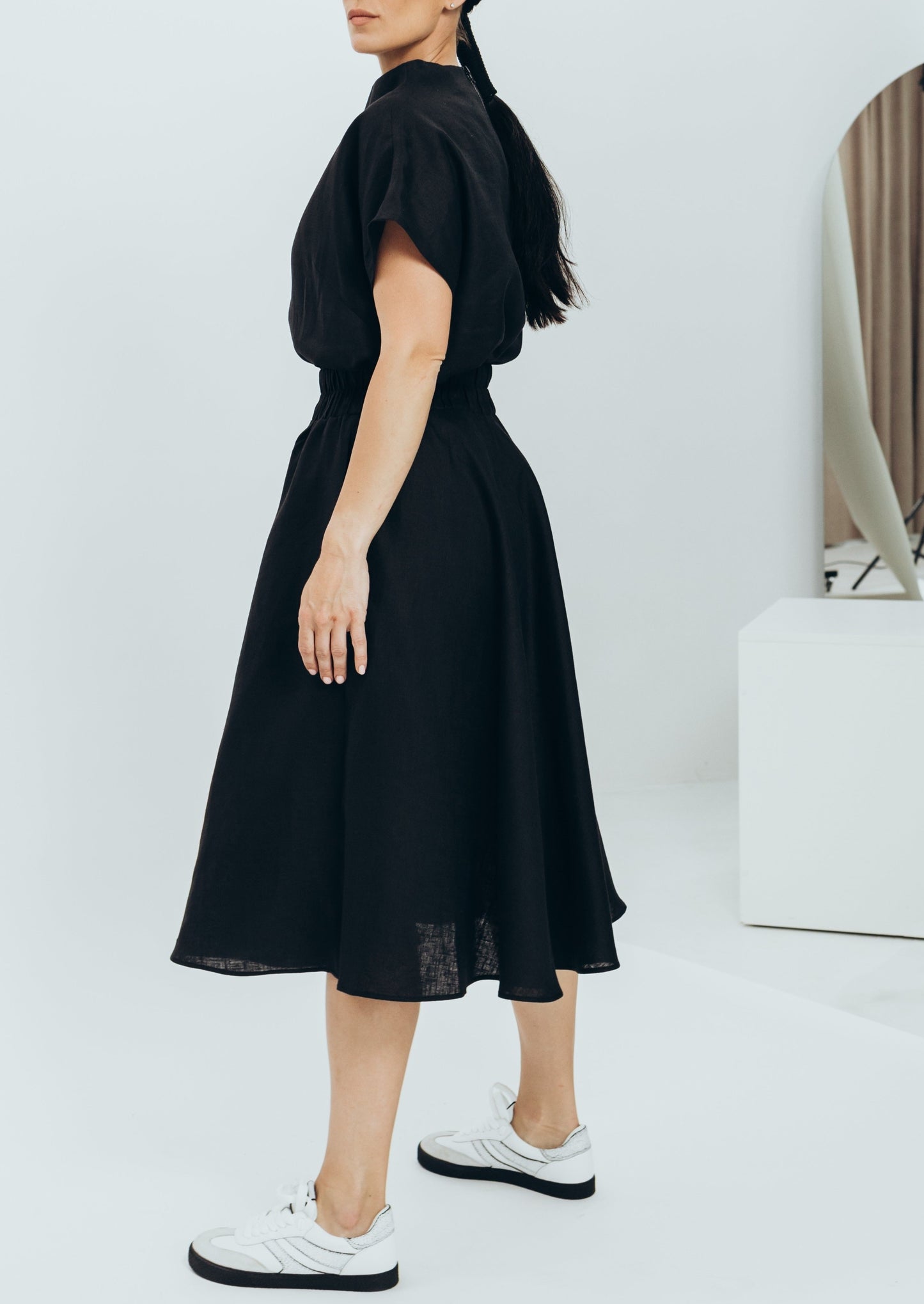 Half sun skirt, black linen