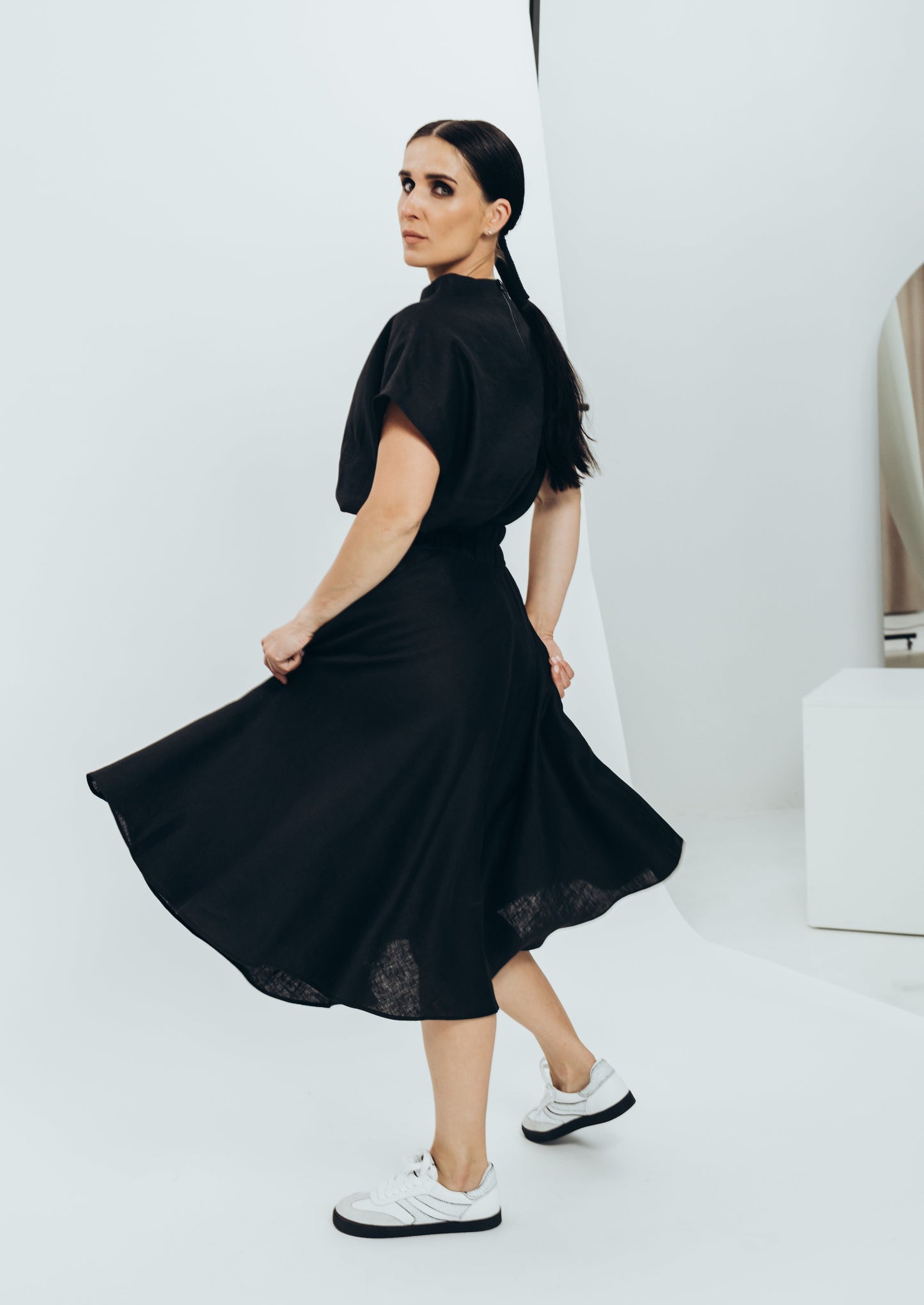 Half sun skirt, black linen