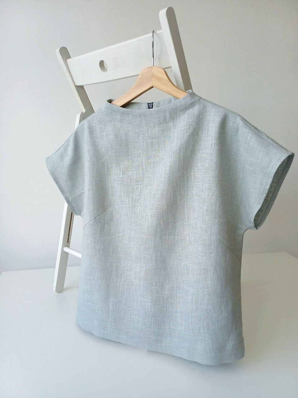 Top linen rack light gray