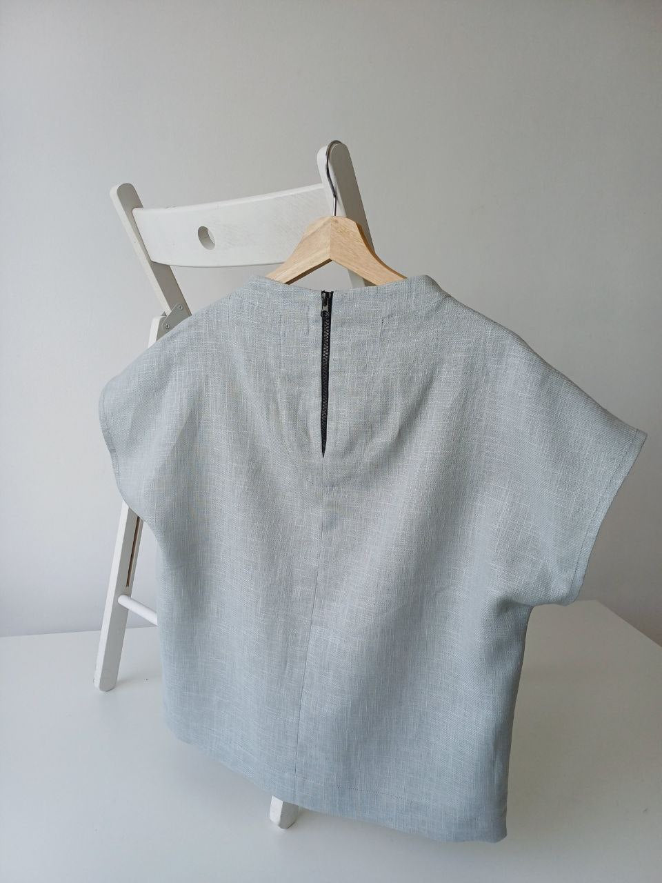 Top linen rack light gray