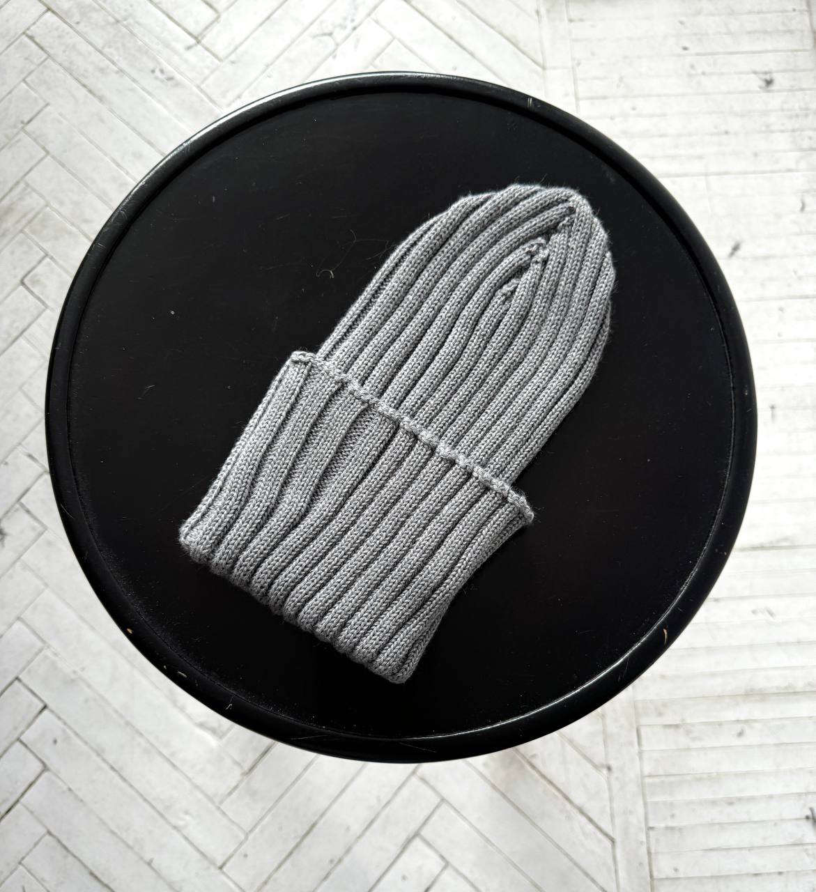 Woolen hat with a lapel, bright lilac