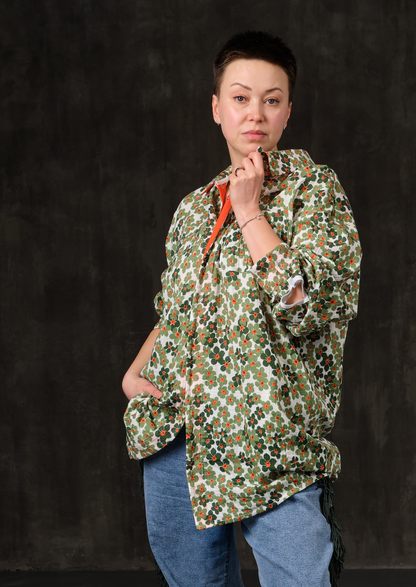 Oversize shirt in green flowers