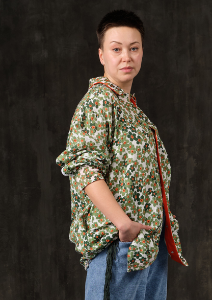 Oversize shirt in green flowers