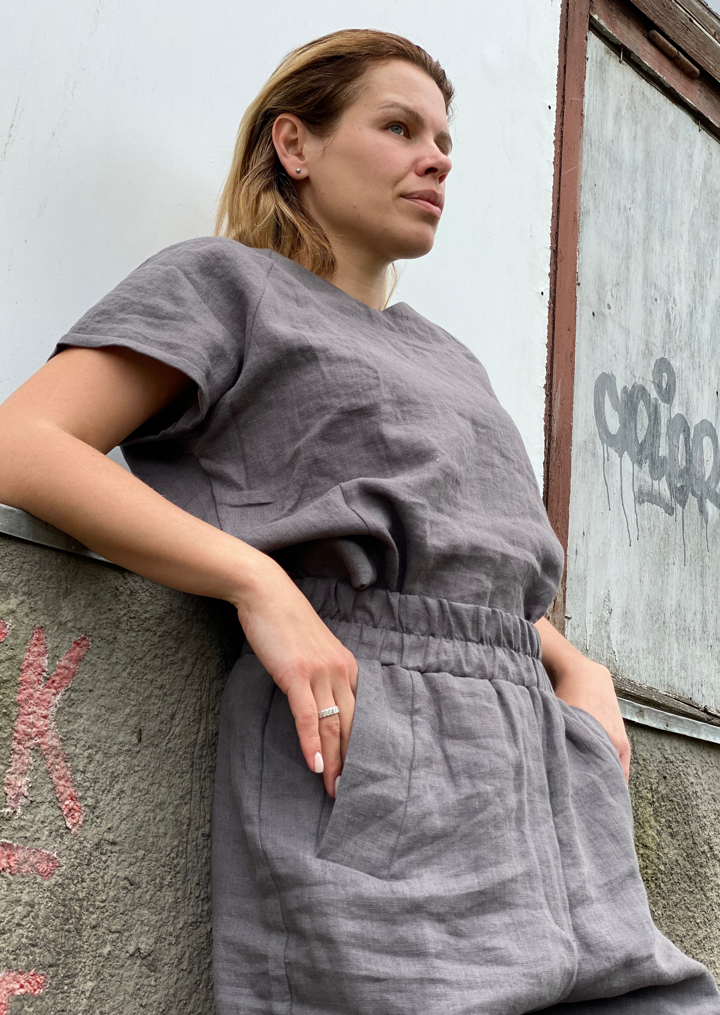 Gray-brown raglan linen blouse